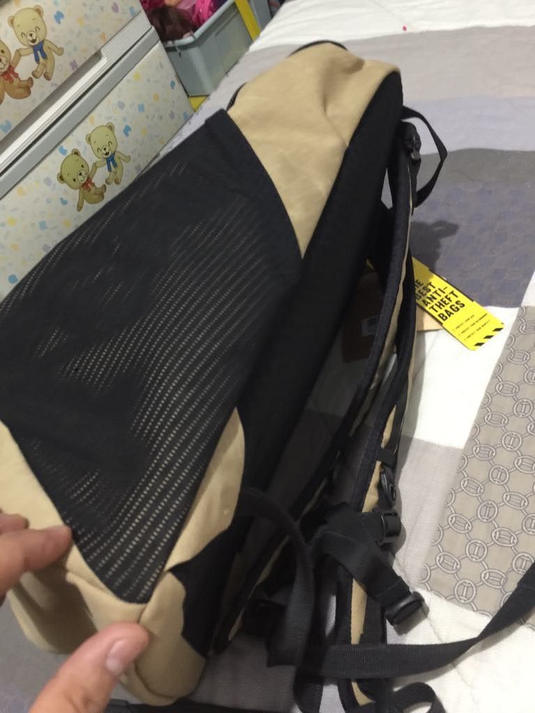 Pacsafe Vibe 20L Anti-Theft Backpack (Category: Backpacks) located in Las Pinas. Submitted by calmwolf_2a8740 (Listing ID 1468887633, Image 3). Description: - Brand: Pacsafe Vibe 20L Anti-Theft Backpack - Color: Tan and Black - Condition: Brand new with tags still attached (never used) - Eco-Friendly: Crafted from recycled plastic bottles - Security: Secure locking zippers on the main compartment - Comfort: Padded shoulder straps with a breathabl