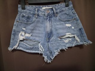 (Category: ) located in . Submitted by aemcloset (Listing ID 1468858197, Image 1). Description: .