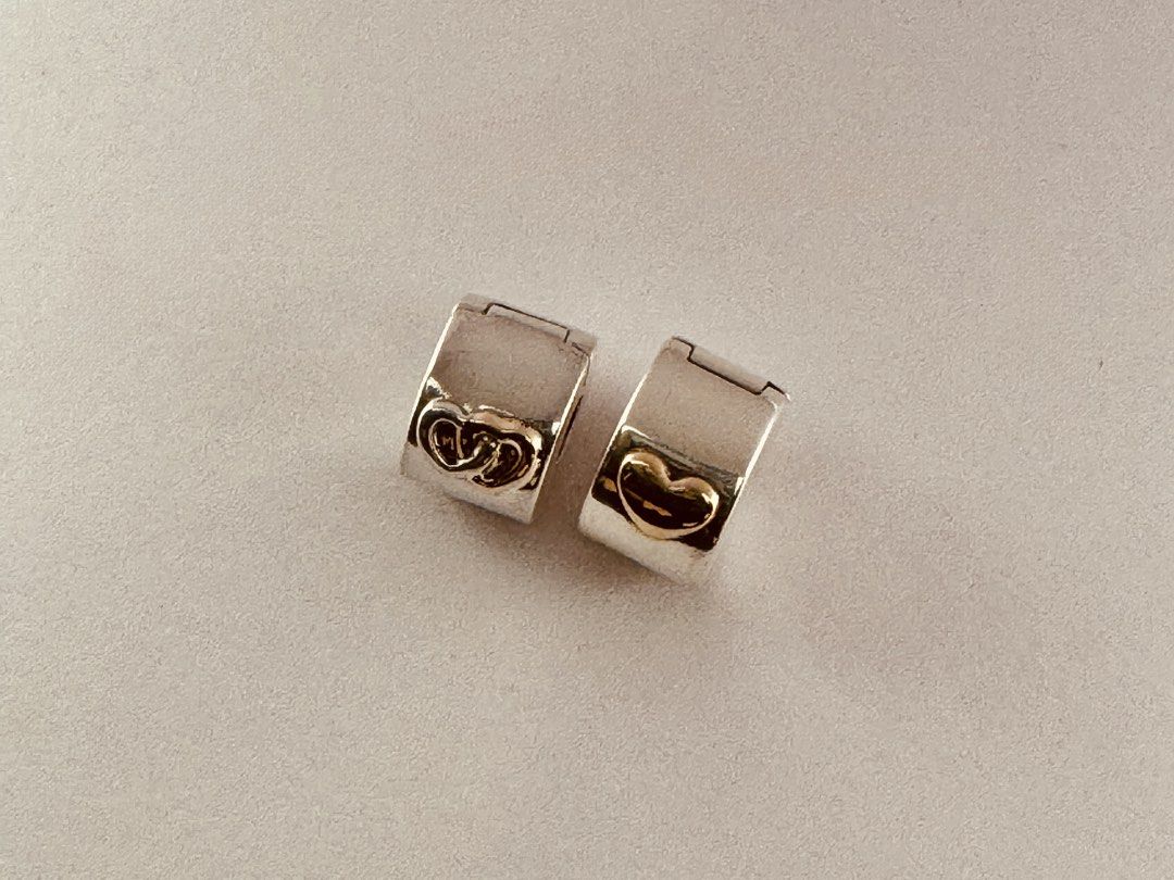 Pandora Clip Charms (Category: Charms) located in Cabanatuan. Submitted by water.withahintoflime (Listing ID 1468893209, Image 2). Description: Retired|Authentic Sterling silver with 14k gold hearts Priced as pair ❌ Issue ✅ Packaging.