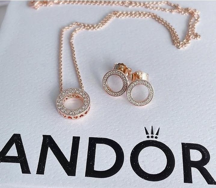 PANDORA PAVE CIRCLE NECKLACE & STUD EARRINGS SET (Category: Necklaces) located in Pasig City. Submitted by titalana2011991 (Listing ID 1468746398, Image 1). Description: .