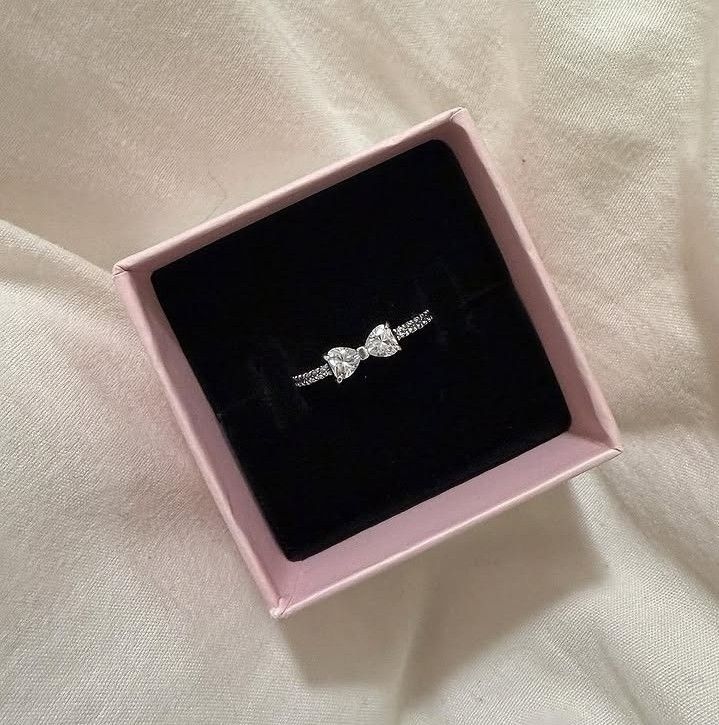 PANDORA SPARKLING BOW RIBBON RING ( ALL SIZES) (Category: Rings) located in Pasig City. Submitted by titalana2011991 (Listing ID 1468727933, Image 1). Description: .