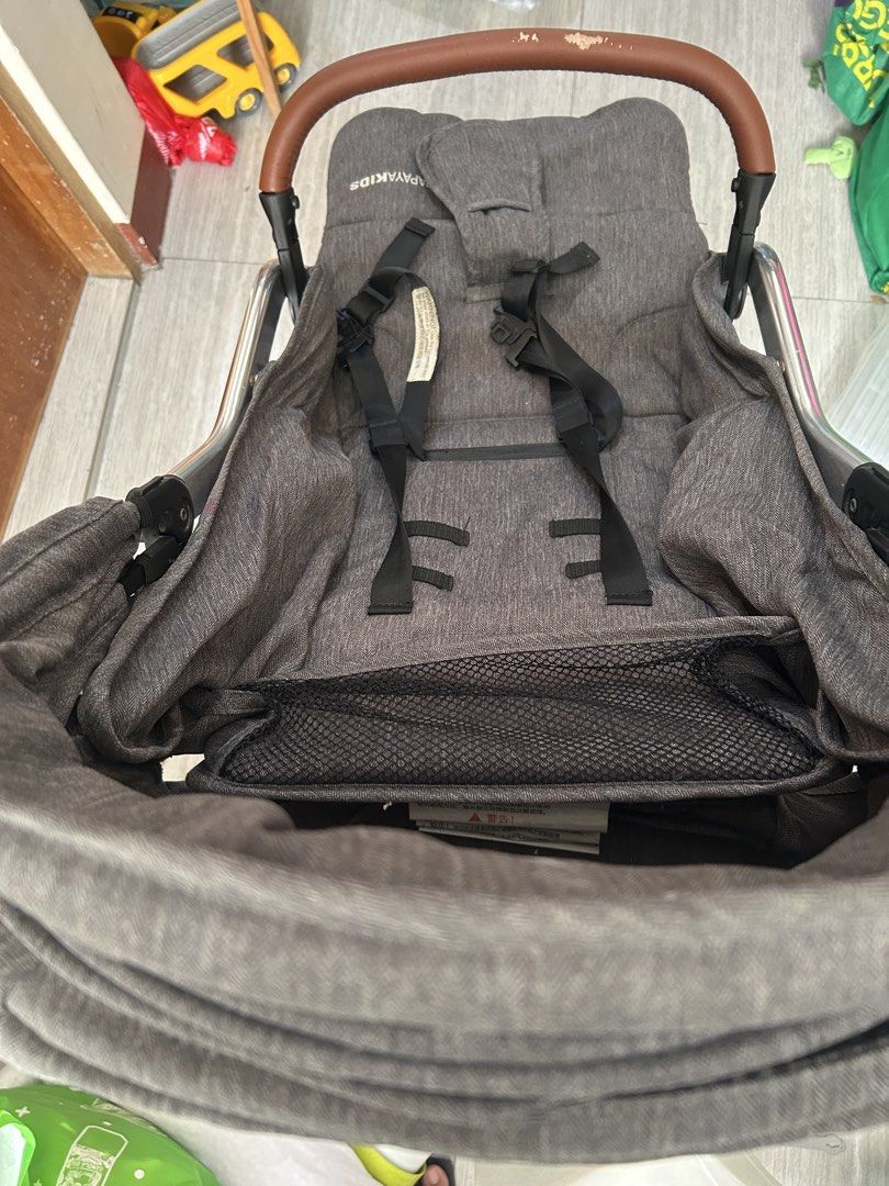 PAPAYAKIDS STROLLER (Category: Strollers) located in Manila. Submitted by annstuffs (Listing ID 1468784582, Image 3). Description: Selling Stroller – All Working! • Minor scratches, but no broken parts. • Ready to use! 📍 Golden Land Taguig .