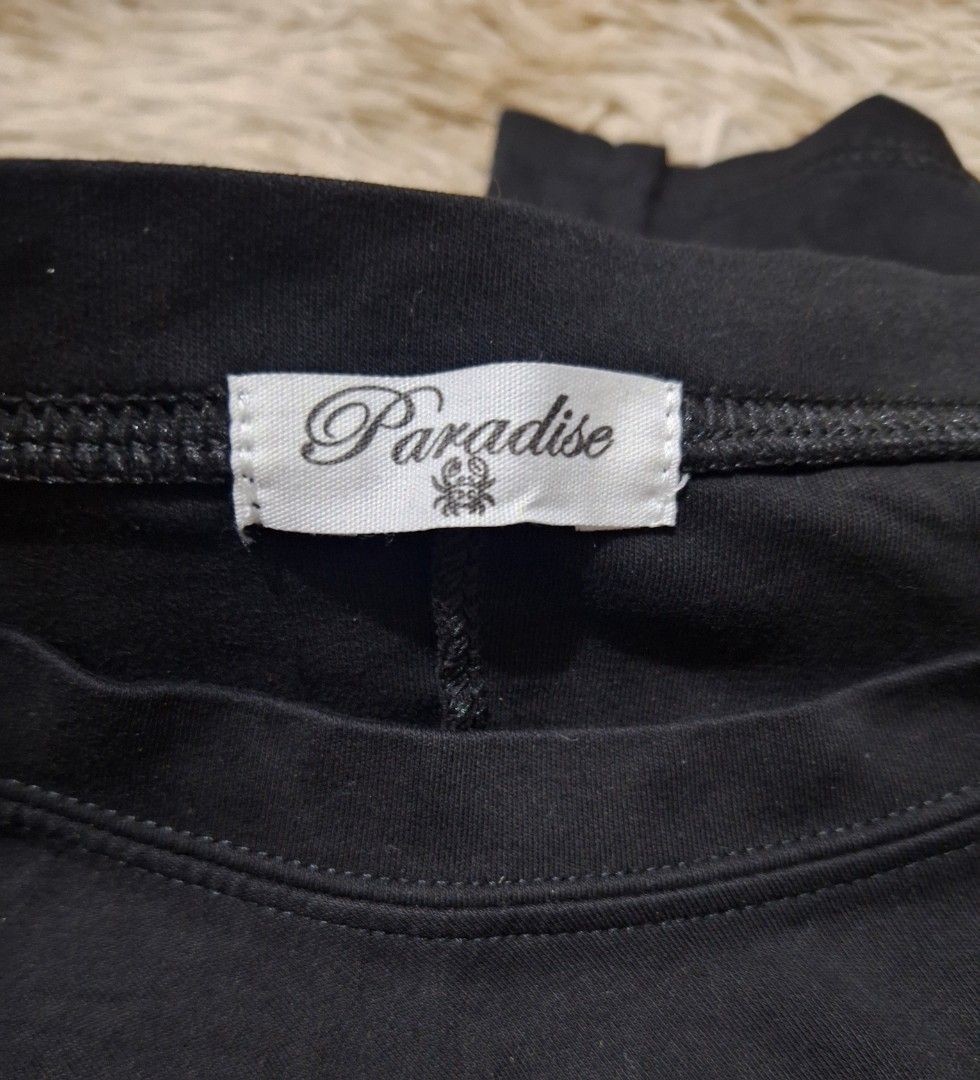 Paradise Shirt (Category: Shirts) located in Quezon City. Submitted by ilovebigbrands (Listing ID 1468746773, Image 3). Description: Used once. Can fit small to medium. Cotton material..