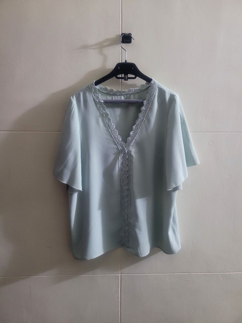 Pastel Embroidered Top (Category: Blouses) located in Los Banos. Submitted by lopecruz (Listing ID 1468834157, Image 1). Description: 22"armpit laid flat 24"length like new condition,no kupas M to L.