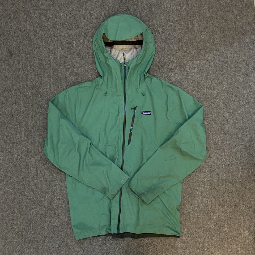 Patagonia Granite Crest Rain Jacket (Category: Coats, Jackets and Outerwear) located in Mabalacat. Submitted by alternativegoodsco (Listing ID 1468903615, Image 3). Description: OFFCOURSE THIS IS NEGOTIABLE DO OFFER TO FAST TRANSACT!.