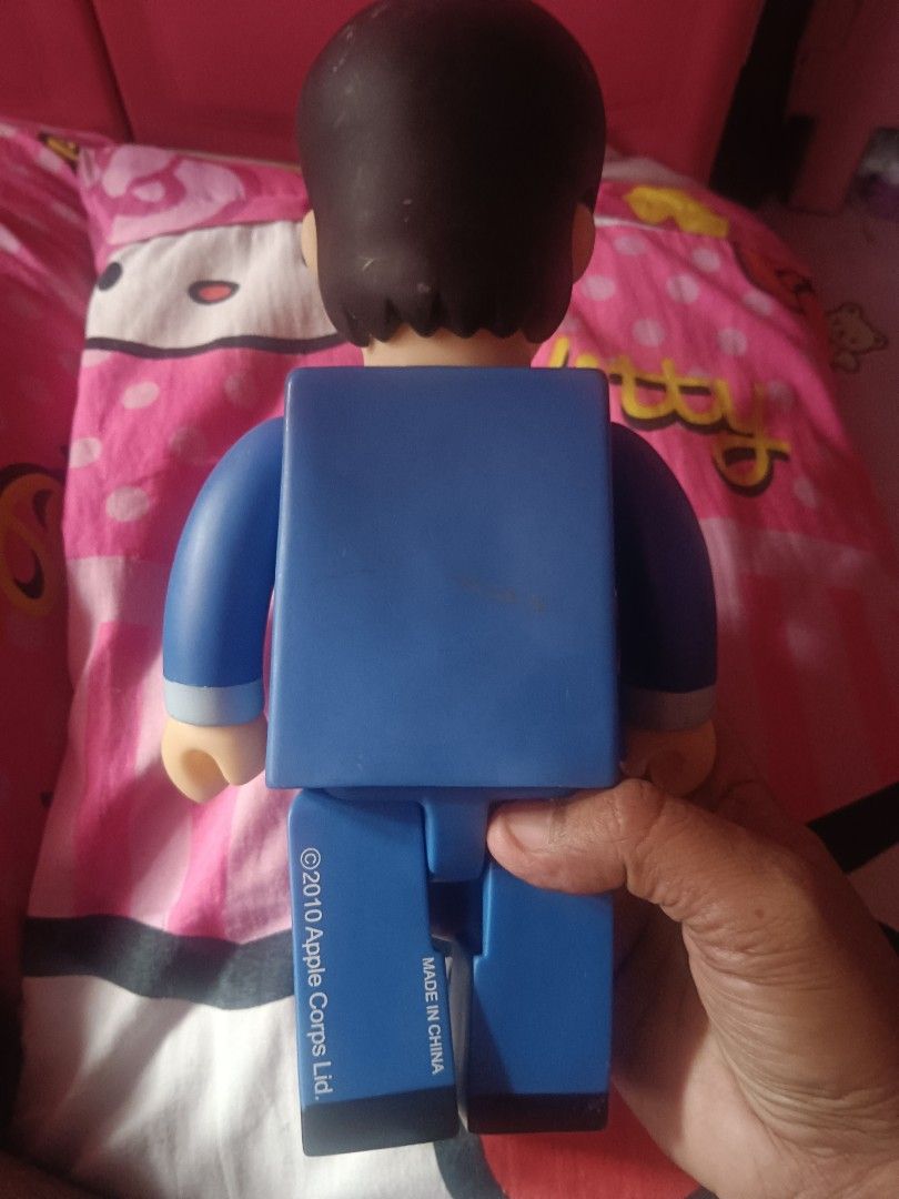 Paul McCartney vinyl figure (Category: Action & Battle Toys) located in Pasig City. Submitted by rednaxela_rich (Listing ID 1468729482, Image 2). Description: Ptpa fs 2010 apple corps Lid Paul McCartney vinyl figure.