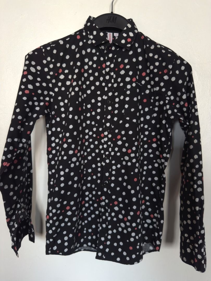 Penshoppe Long sleeve (Category: Tshirts & Polo Shirts ) located in Vigan. Submitted by potcholo. (Listing ID 1468853369, Image 1). Description: Polka Dots Printed Long Sleeves For Men Brand: PENSHOPPE Size: SMALL on tag 159 pesos only Very good condition.