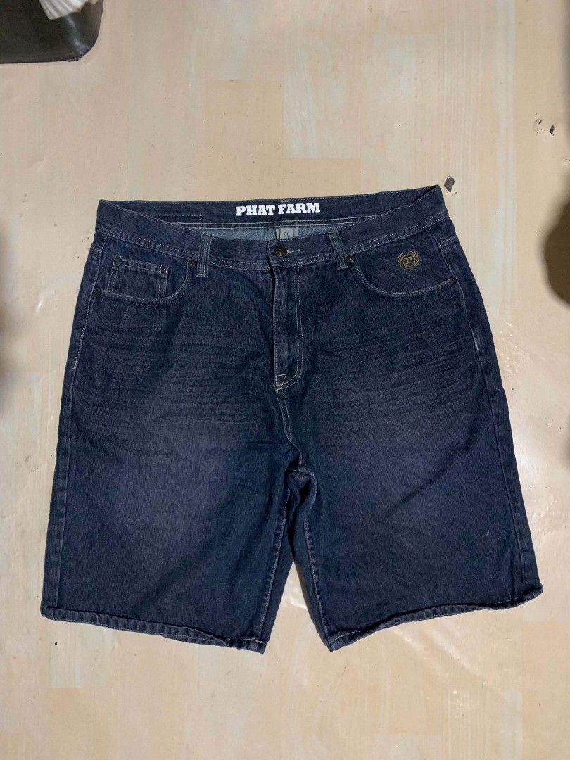 PHAT FARM Y2K LONG JORTS (Category: Shorts) located in Polangui. Submitted by laurgarments (Listing ID 1468754595, Image 1). Description: SIZE 38(NO DIMES) SEND A MESSAGE FOR COMPLETE DIMES NEED WASH ONLY SOLID FITTINGS!.