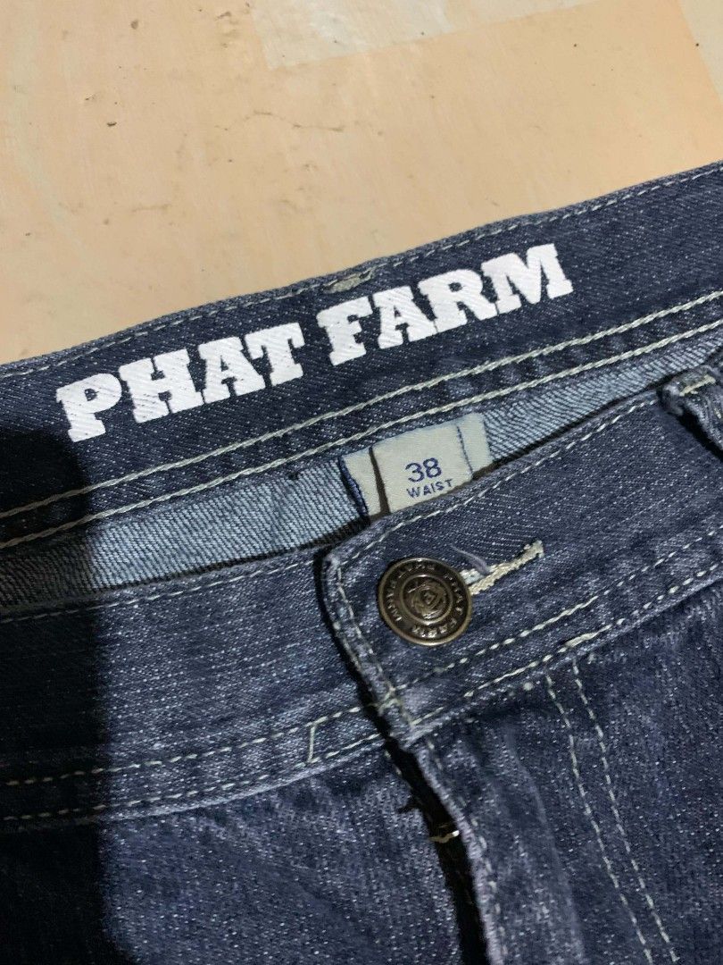 PHAT FARM Y2K LONG JORTS (Category: Shorts) located in Polangui. Submitted by laurgarments (Listing ID 1468754595, Image 3). Description: SIZE 38(NO DIMES) SEND A MESSAGE FOR COMPLETE DIMES NEED WASH ONLY SOLID FITTINGS!.