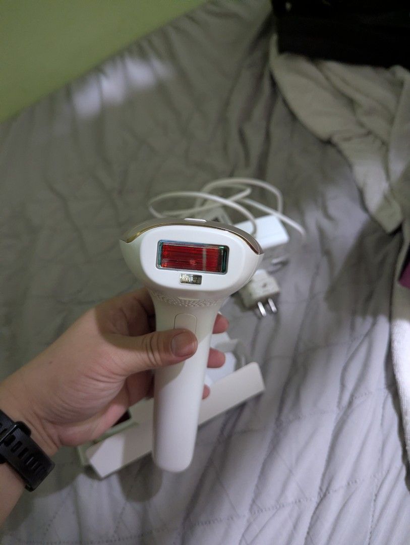 Phillips Lumea 7000 IPL (Category: Hair Removal) located in Angeles City. Submitted by marchawkins (Listing ID 1468727380, Image 2). Description: Philips Lumea 7000 Series IPL Hair Removal Negotiable Selling my Philips Lumea 7000 Series IPL Hair Removal Device. Great for at-home hair removal and helps reduce hair regrowth over time. No need for frequent salon visits! ✔️ 5 adjustable intensity settings ✔️ Skin Tone Sensor for added safety ✔️ Suita