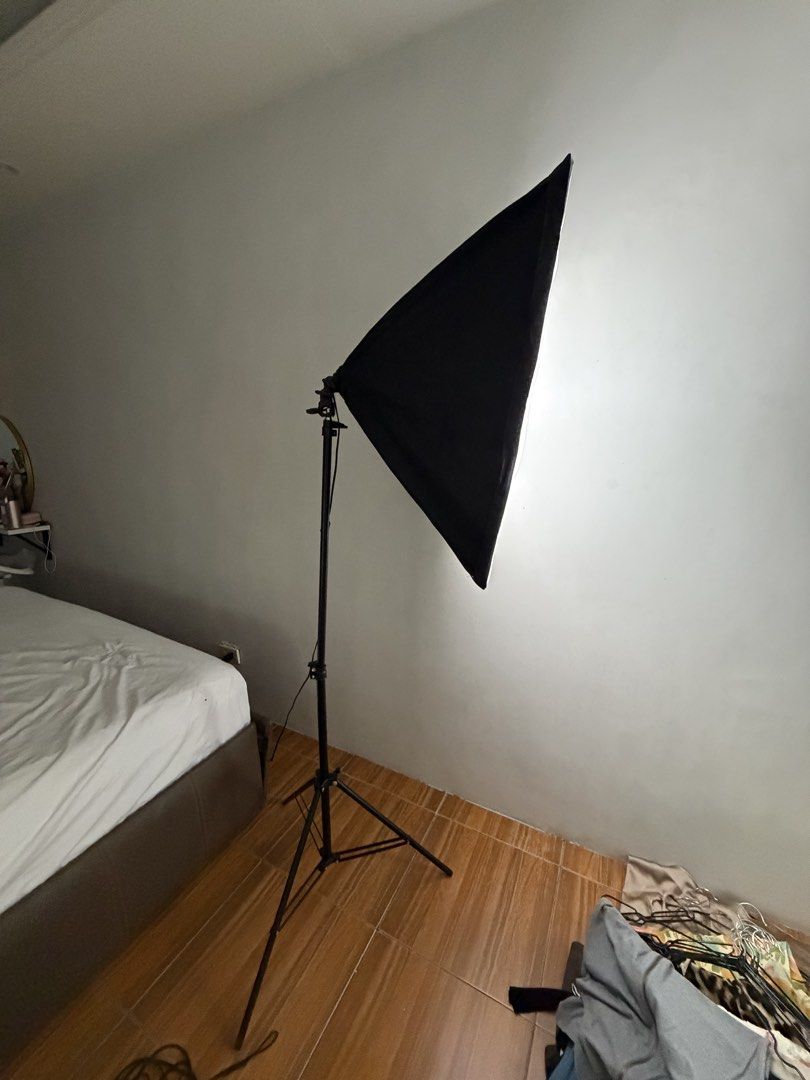 Photography Softbox Lighting Kit with Stand (Category: Lighting & Studio Equipment) located in Pasig City. Submitted by roxannecawaling (Listing ID 1468920647, Image 1). Description: ❗️FOR MNLA BUYERS ONLY❗️ 📍Pasig -decluttering.