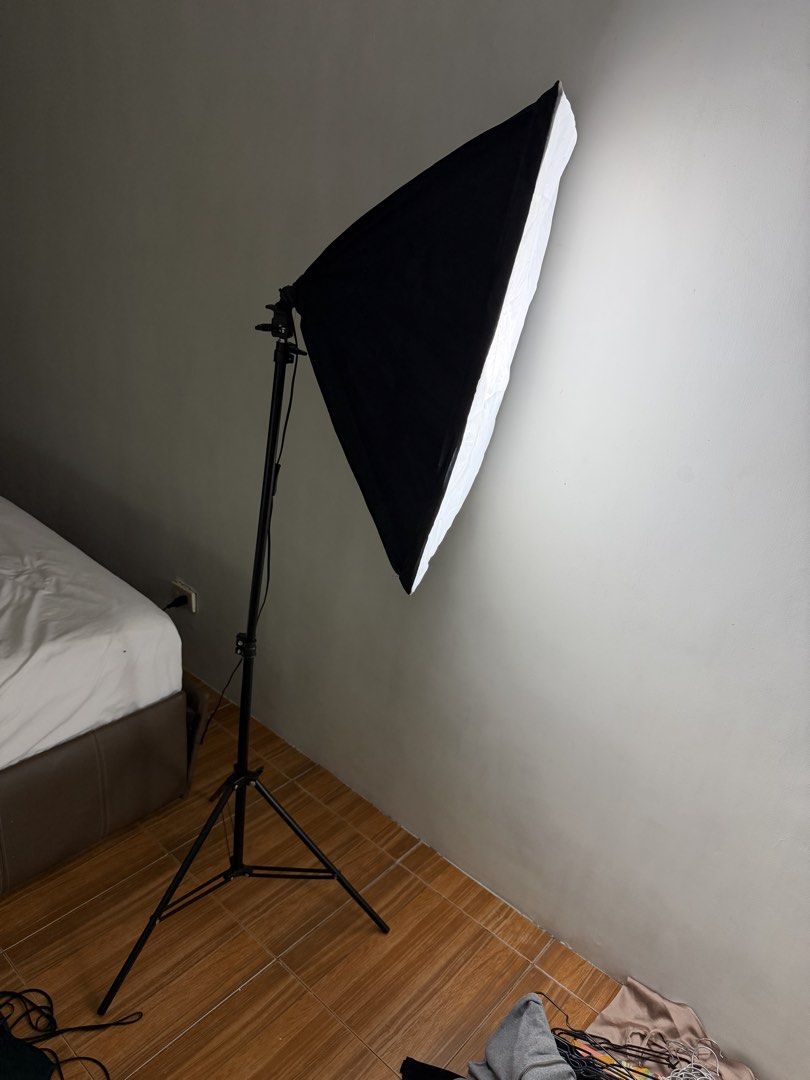 Photography Softbox Lighting Kit with Stand (Category: Lighting & Studio Equipment) located in Pasig City. Submitted by roxannecawaling (Listing ID 1468920647, Image 2). Description: ❗️FOR MNLA BUYERS ONLY❗️ 📍Pasig -decluttering.
