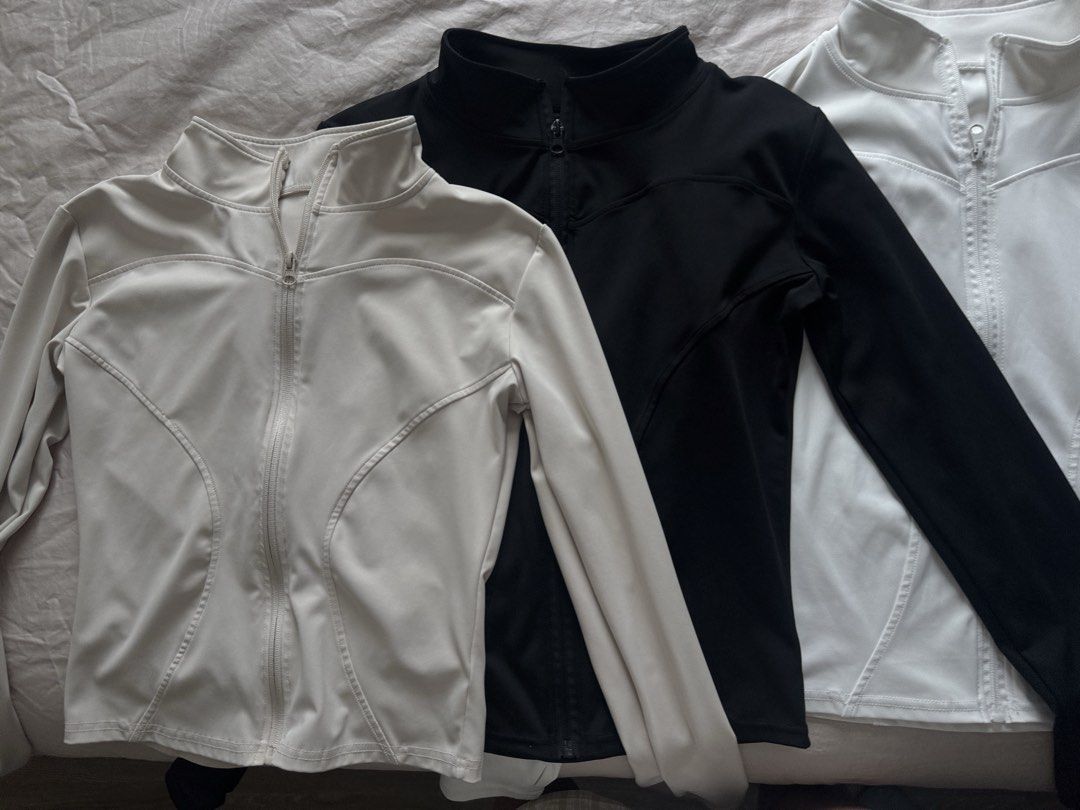 pilates yoga activewear longsleeves (Category: Water Bottles & Tumblers) located in Pasig City. Submitted by youseemsadforagirlsoinlove (Listing ID 1468779047, Image 2). Description: All size L .