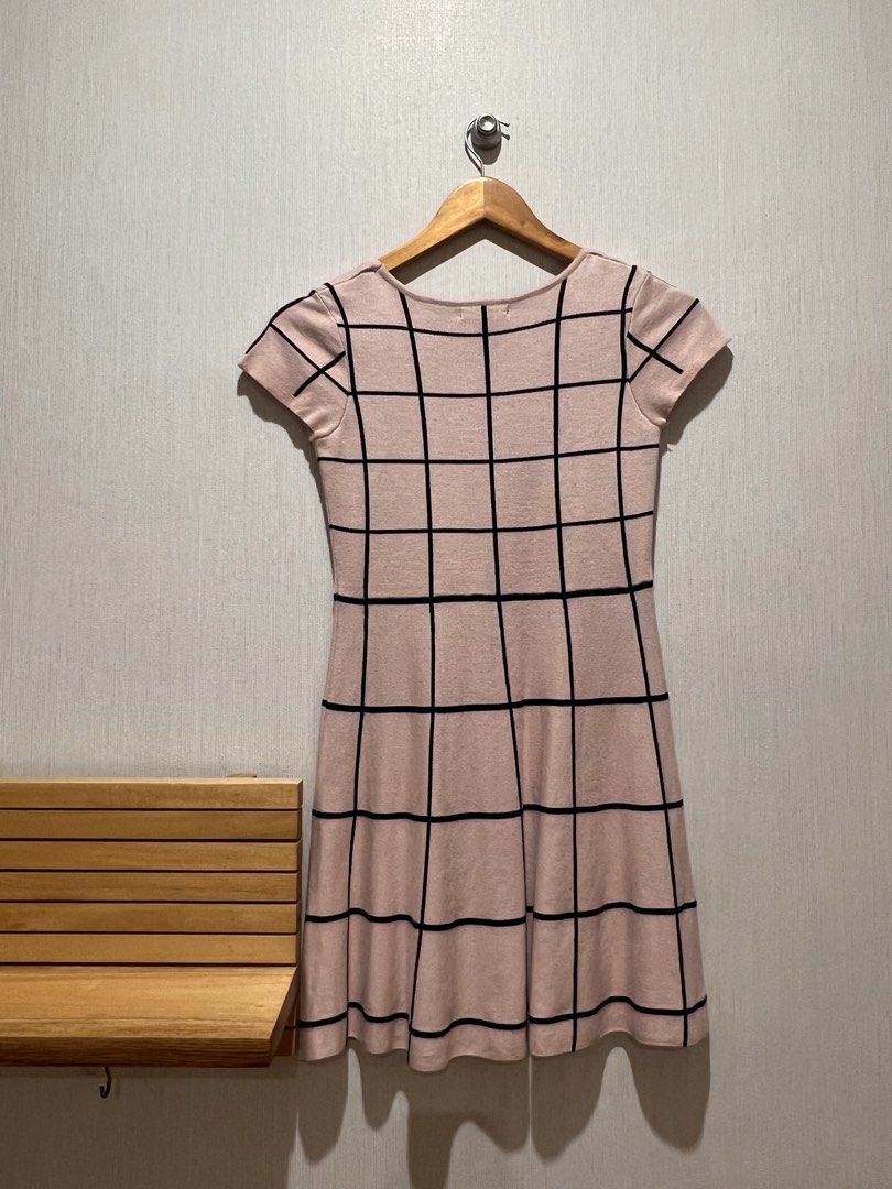 Pink & Black Pattern Smart Casual Dress (Category: Dresses) located in Manila. Submitted by preloved_items122 (Listing ID 1468796999, Image 2). Description: .
