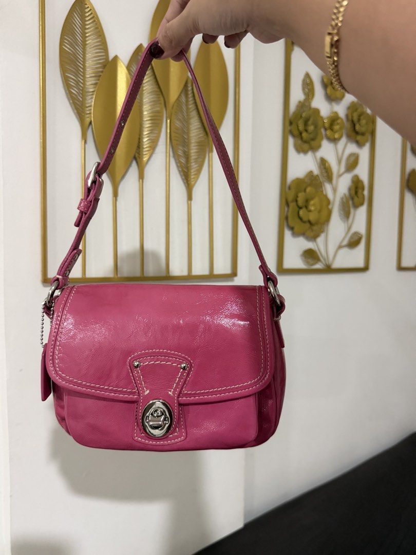 Pink Coach Turnlock legacy-like (Category: Luxury Bags & Wallets) located in Calbayog City. Submitted by incesrueda (Listing ID 1468850306, Image 1). Description: .