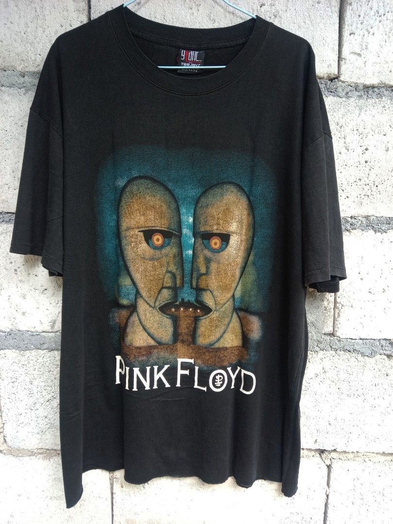 Pink Floyd (Category: Tshirts & Polo Shirts ) located in Dumaguete. Submitted by pete_villalon (Listing ID 1468746087, Image 1). Description: 23/30 dimes issue: altered.