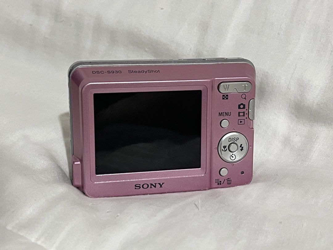 Pink Sony DSC-S930 Digicam (Category: Cameras) located in Manila. Submitted by ellnyxx (Listing ID 1468888352, Image 2). Description: CAMERA 𝗠𝗢𝗗𝗘𝗟 📷 Sony DSC-S930 🏷️ ₱4999 𝗚𝗘𝗡𝗘𝗥𝗔𝗟 𝗦𝗣𝗘𝗖𝗜𝗙𝗜𝗖𝗔𝗧𝗜𝗢𝗡𝗦 10.1 MP CCD sensor 3x optical zoom 2.4 inch LCD 𝗣𝗛𝗬𝗦𝗜𝗖𝗔𝗟 𝗔𝗣𝗣𝗘𝗔𝗥𝗔𝗡𝗖𝗘 𝗥𝗔𝗧𝗜𝗡𝗚 🌟 [9 of 10] -Slight sign of usage 𝗙𝗨𝗡𝗖𝗧𝗜𝗢𝗡𝗔𝗟𝗜𝗧𝗬 𝗥𝗔𝗧𝗜𝗡𝗚 ⚙️ [10 of 10] Issue: NO ISSUE!! READY TO USE! 𝗜𝗡𝗖�