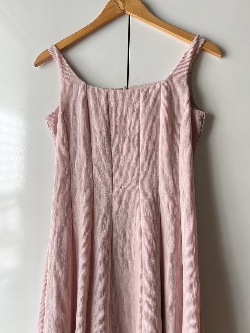 Pink square neck flowy dress (Category: Dresses) located in Mandaluyong City. Submitted by katecdp (Listing ID 1468830801, Image 2). Description: Very nice fit sa 34 bust, it's just not my color kaya I'm selling. Used once lang 🩷 👗 Seller reference: 5’5’ height, 34” bust, 29” waist 💸 MOP: GCash, BPI QR Decluttering my closet with items mostly used for events. Feel free to browse my other listings too. Slightly nego, no to lowballers! .