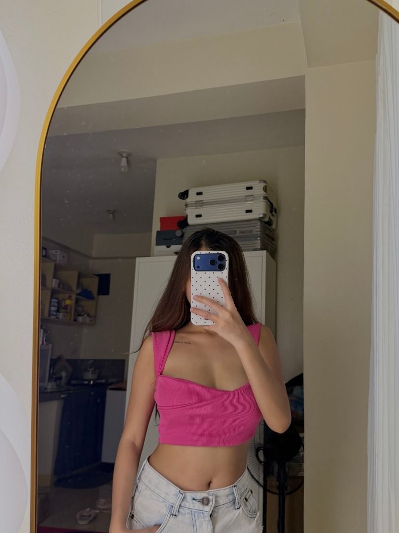 Pink Top (Category: Others Tops) located in Mandaluyong City. Submitted by prelovedbyrinoa_ (Listing ID 1468854000, Image 2). Description: Preloved — wear once ♡ Size: XS–S ♡ Location: Mandaluyong City ♡ Lalamove / Grab Express available.