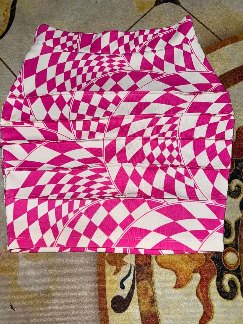 Pink White Checkerboard Print Ruched Mini Skirt (Category: Skirts) located in Caloocan City. Submitted by mylove326 (Listing ID 1468760687, Image 3). Description: - Pink and white psychedelic swirl checkerboard print - Flattering high-waisted fit with a structured waistband - Stylish horizontal ruching detail down the front - Stretchy, super comfortable fabric that's easy to style .