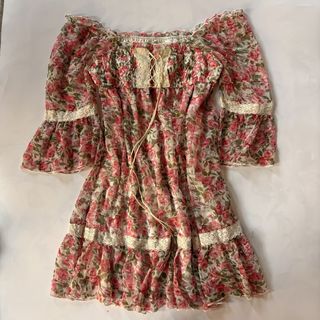 (Category: ) located in . Submitted by kaelian_couture (Listing ID 1468783919, Image 1). Description: .