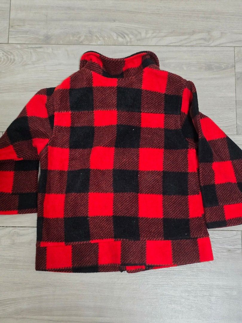 Plaid Jacket Size 3T (Category: Babies & Kids Fashion) located in Pasig City. Submitted by jam1ekow (Listing ID 1468863522, Image 3). Description: excellent condition no holes no stains fleece material and warm.