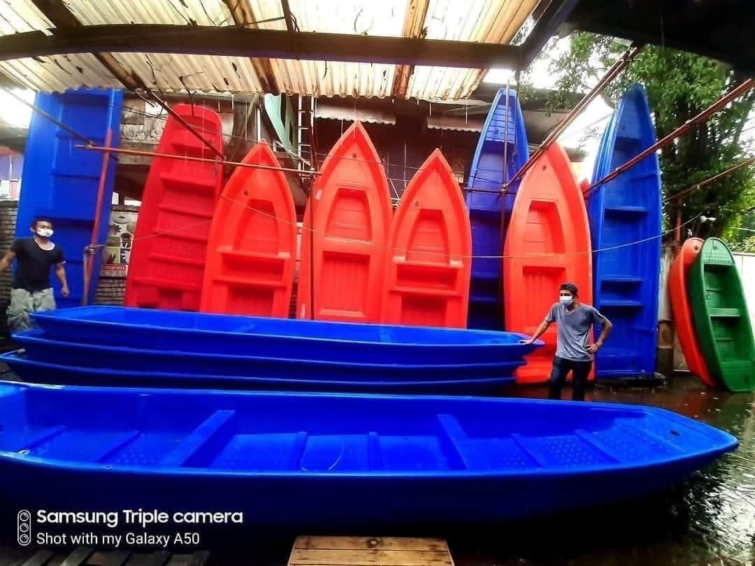 PLASTIC & INFLATABLE BOAT FOR SALE!! (Category: Boats and Aircrafts) located in Manila. Submitted by angelifelize.16 (Listing ID 1468868994, Image 3). Description: pm me for More info.