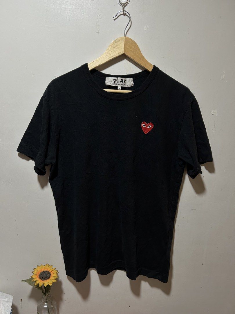 PLAY CDG (Category: Tshirts & Polo Shirts ) located in Tagoloan. Submitted by cosmictree_f69c1a (Listing ID 1468758777, Image 1). Description: PLAY CDG SİZE - LARGE DIMES - 22x28 COLOR RATE - 9.5/10 MINDANAO LOCATION 📍 .