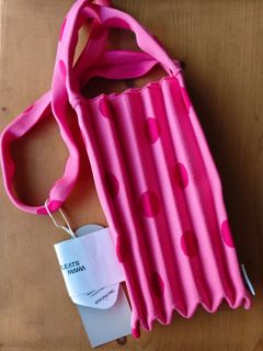 (Category: ) located in . Submitted by shopcadescloset (Listing ID 1468813394, Image 1). Description: .