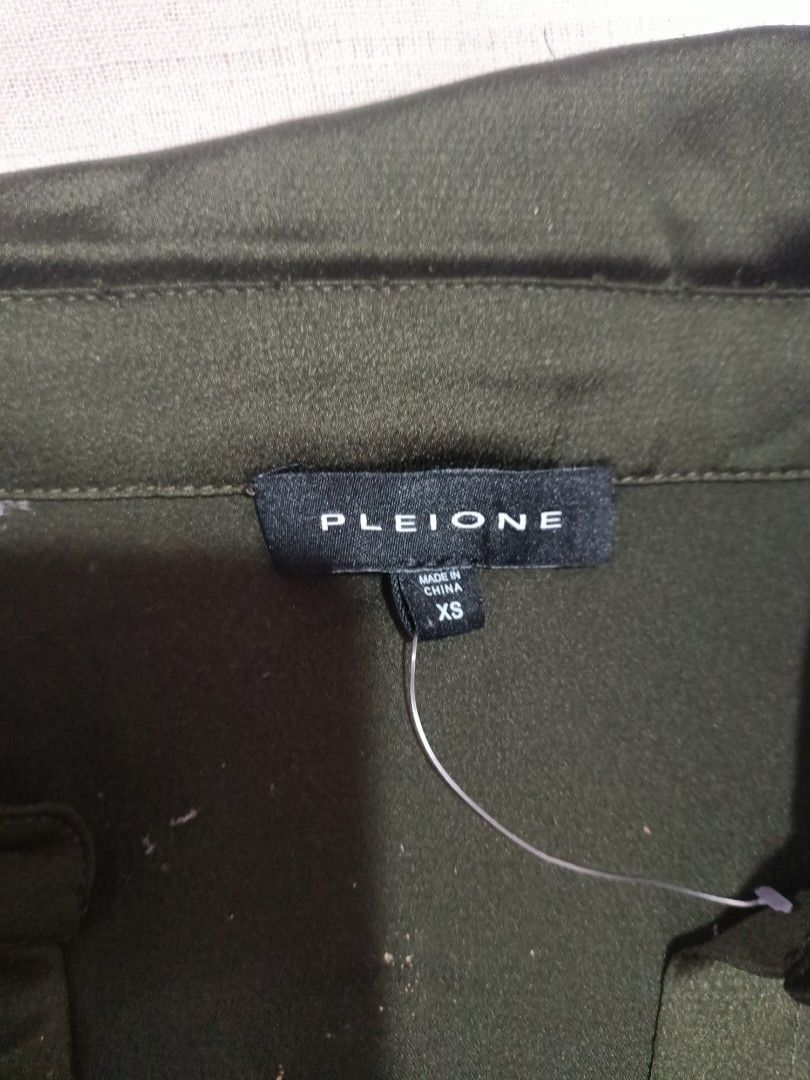 Pleione Office Siren Top (Category: Blouses) located in Bislig. Submitted by vanityarchives (Listing ID 1465730458, Image 2). Description: likenew galing sa balikbayan box.