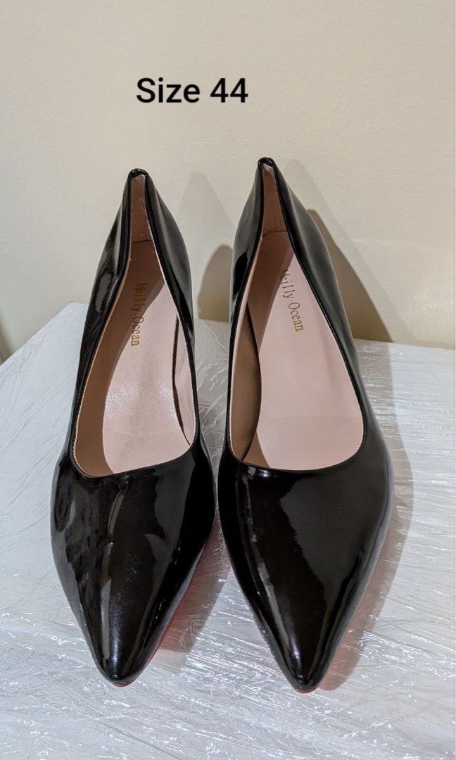 Pointed stilettos red outsole heels (Category: Heels) located in Baguio. Submitted by suffering (Listing ID 1468920713, Image 2). Description: Baguio .
