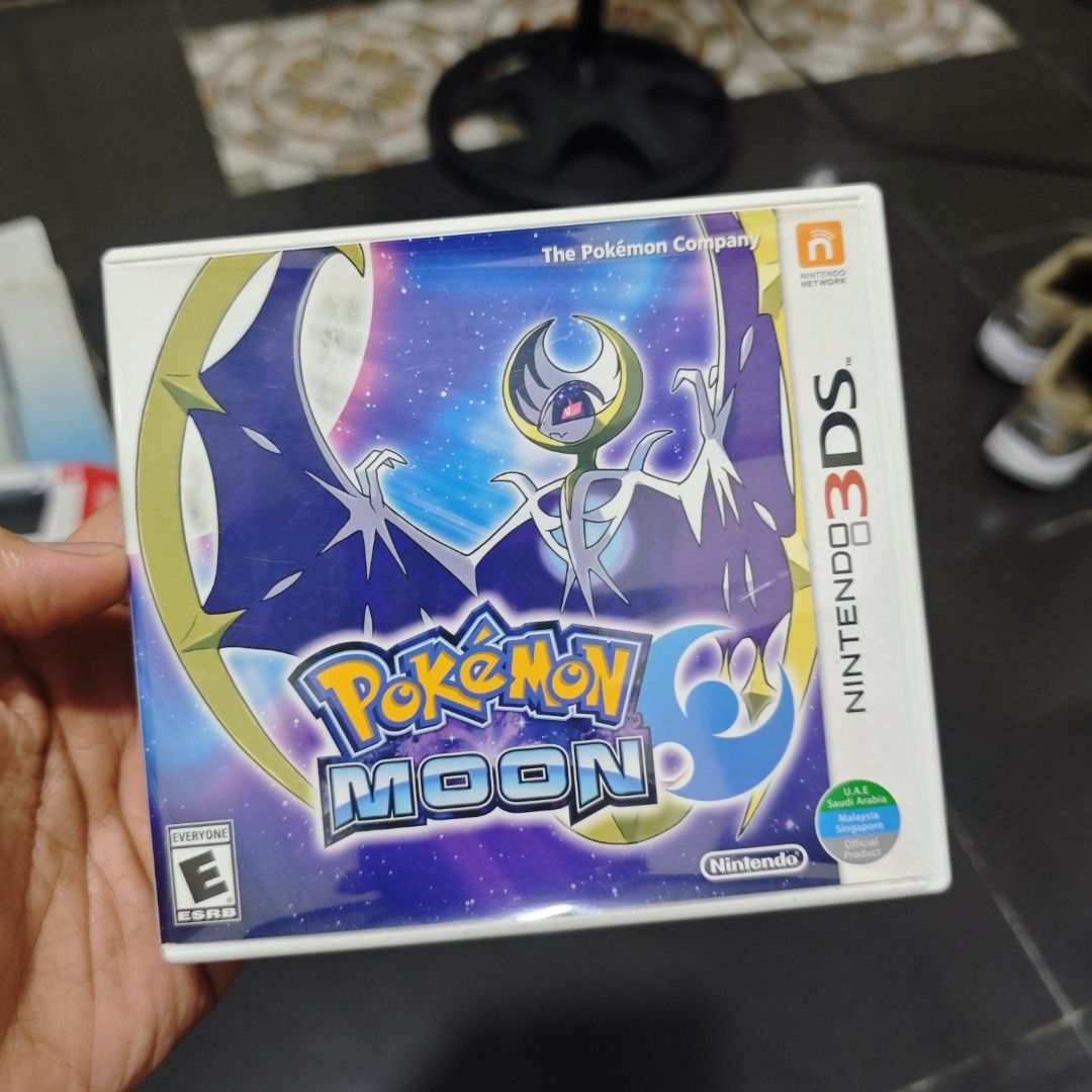 Pokemon Moon 3DS US (Category: Nintendo) located in Quezon City. Submitted by shopme_gadget30 (Listing ID 1468883908, Image 1). Description: kindly read the details first for sale fixed price mint Condition tested and working with Case, game csrt and manual compatible to Nintendo 3DS/2DS usa region qc area meet up: sm north shipping fee must shoulder by the buyer via lalamove or grab payment: bdo/gcash happy gaming everyone.
