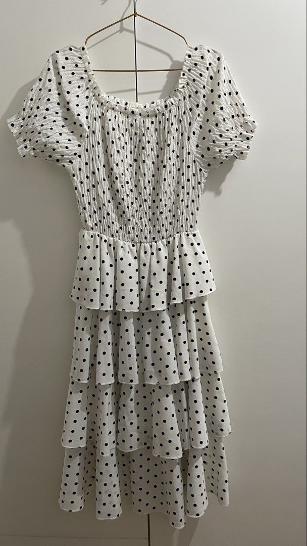 Polka Dot Dress (Category: Dresses) located in Subic. Submitted by chunette_ (Listing ID 1468916939, Image 1). Description: Waist 23-40in Bust 28-40in Length 44in.