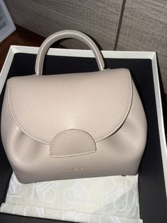 （分類：）位於 。 由 yiiiii00000 提交（商品編號 1468779729，圖片 1）。簡介： 。