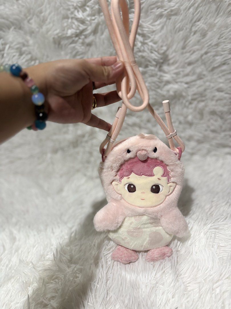 Popmart (Category: Cross-body Bags) located in Baguio. Submitted by rheaanne07 (Listing ID 1468833115, Image 3). Description: Original pop mart dear birds series mini bag Hacipupu make me blush Kasya iphone pro.
