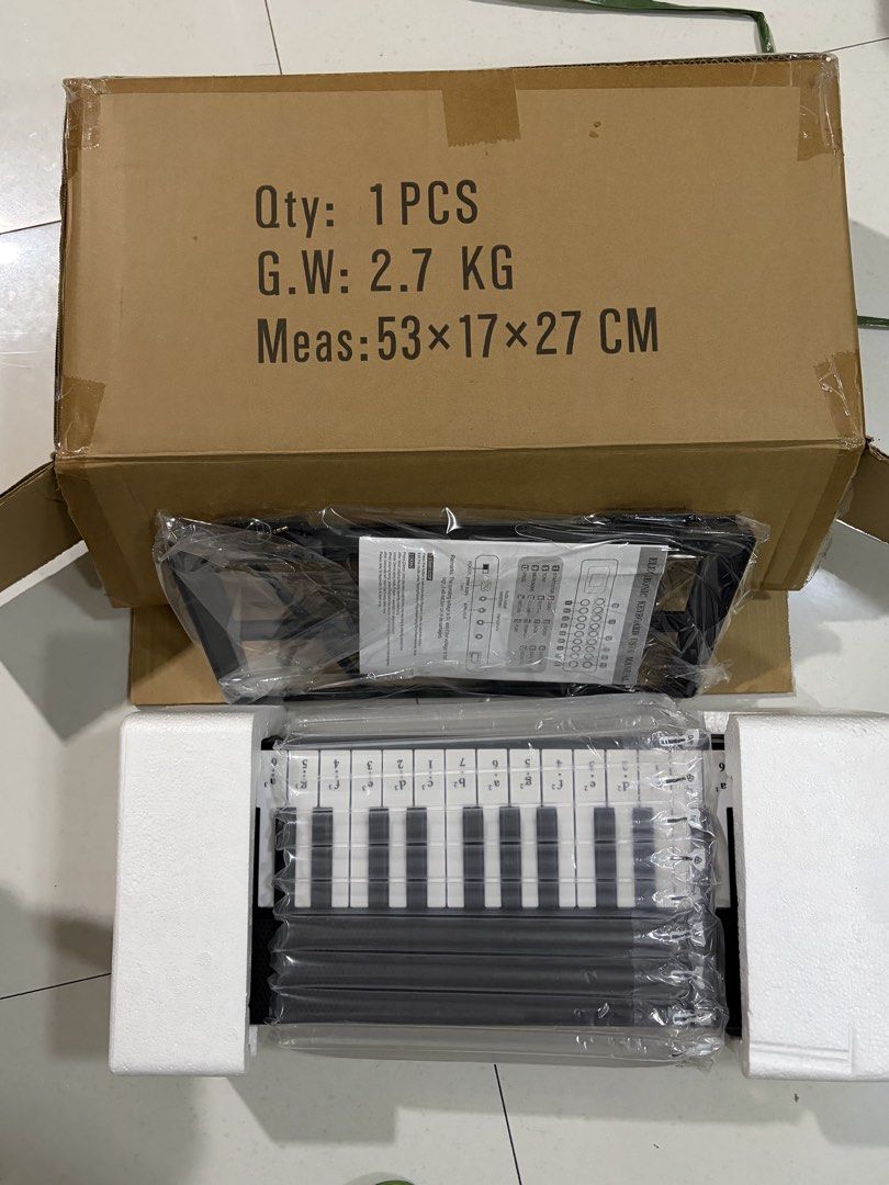 Portable Electronic Keyboard in Original Box (Category: Musical Instruments) located in Paranaque City. Submitted by declutterbykat (Listing ID 1468733851, Image 1). Description: ‼️ no return, no exchange 🔖 rfs: decluttering 📍 parañaque city 💸 mop: gcash or maya only 🚖 mod: lalamove, grab, or jnt .