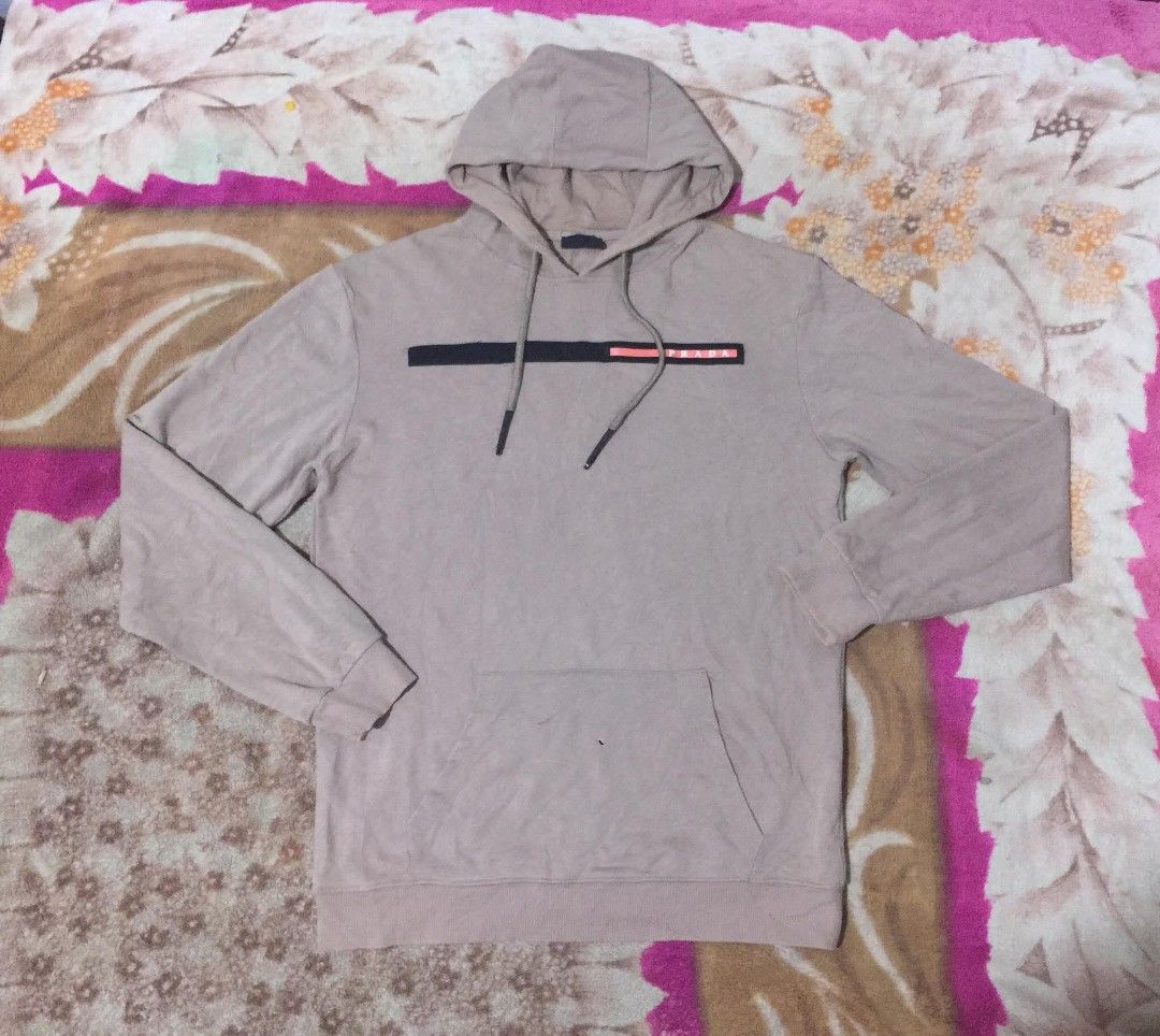 Prada complete tags (Category: Luxury Accessories) located in Tagum. Submitted by urbanoadulajr (Listing ID 1468839658, Image 1). Description: Prada complete tags Xl to xxl 24 x 30.5 Excellent Prize 900.