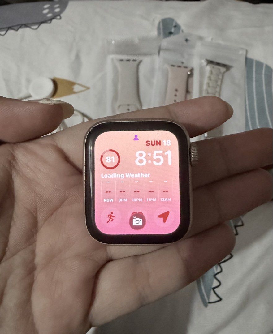 Preloved: Apple Watch SE Gen 2 (32GB) (Category: Wearables & Smart Watches) located in Manila. Submitted by mikkk_seyer (Listing ID 1468847686, Image 2). Description: - 40mm - With extra straps and case - All functions working properly - With visible signs of use/scratches due to regular usage RFS: Decluttering.