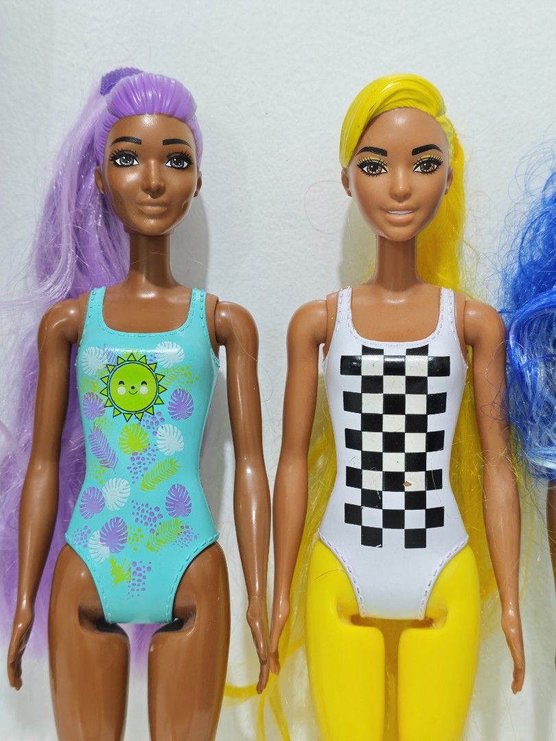 Preloved Barbie Color Reveal Bundle (Category: Kids Toys) located in Pasig City. Submitted by dian.juliet (Listing ID 1468760880, Image 3). Description: Preloved ▪️As is ▪️What you see is what you get. ▪️Colors may vary due to lightning. ▪️Flaws are barely noticeable. ▪️Feel free to message me for other details. :) 🖤 𝓭𝓲𝓪𝓷 𝓳𝓾𝓵𝓲𝓮𝓽.