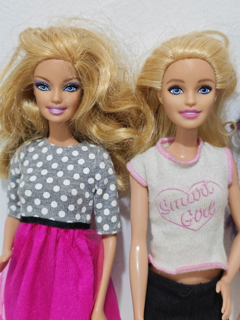 Preloved Barbie Doll (Category: Kids Toys) located in Pasig City. Submitted by dian.juliet (Listing ID 1468770838, Image 2). Description: Preloved ▪️As is ▪️What you see is what you get. ▪️Colors may vary due to lightning. ▪️Flaws are barely noticeable. ▪️Feel free to message me for other details. :) 🖤 𝓭𝓲𝓪𝓷 𝓳𝓾𝓵𝓲𝓮𝓽.