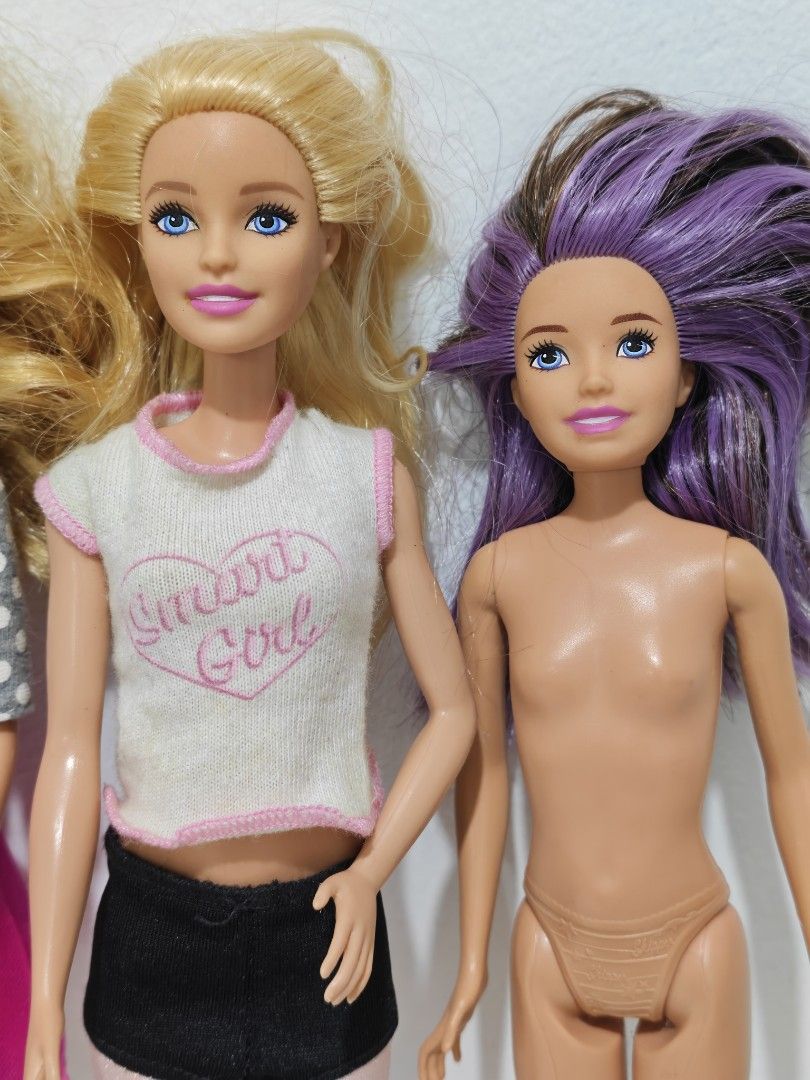 Preloved Barbie Doll (Category: Kids Toys) located in Pasig City. Submitted by dian.juliet (Listing ID 1468770838, Image 3). Description: Preloved ▪️As is ▪️What you see is what you get. ▪️Colors may vary due to lightning. ▪️Flaws are barely noticeable. ▪️Feel free to message me for other details. :) 🖤 𝓭𝓲𝓪𝓷 𝓳𝓾𝓵𝓲𝓮𝓽.
