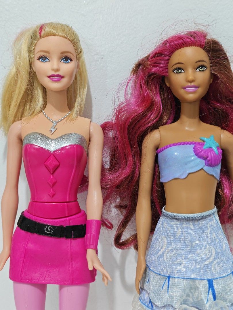 Preloved Barbie Doll Bundle (Category: Kids Toys) located in Pasig City. Submitted by dian.juliet (Listing ID 1468769687, Image 2). Description: Preloved ▪️As is ▪️What you see is what you get. ▪️Colors may vary due to lightning. ▪️Flaws are barely noticeable. ▪️Feel free to message me for other details. :) 🖤 𝓭𝓲𝓪𝓷 𝓳𝓾𝓵𝓲𝓮𝓽.