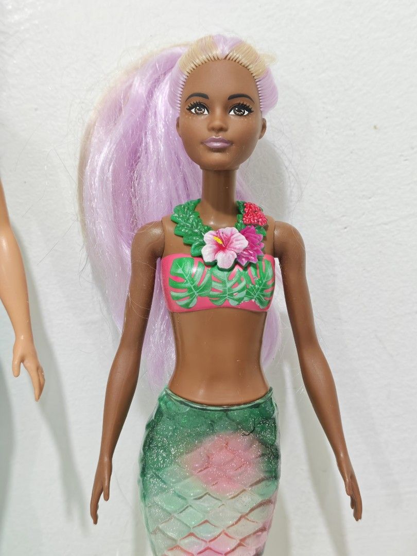 Preloved Barbie Doll Mermaid Bundle (Category: Kids Toys) located in Pasig City. Submitted by dian.juliet (Listing ID 1468746389, Image 2). Description: Preloved ▪️As is ▪️What you see is what you get. ▪️Colors may vary due to lightning. ▪️Flaws are barely noticeable. ▪️Feel free to message me for other details. :) 🖤 𝓭𝓲𝓪𝓷 𝓳𝓾𝓵𝓲𝓮𝓽.
