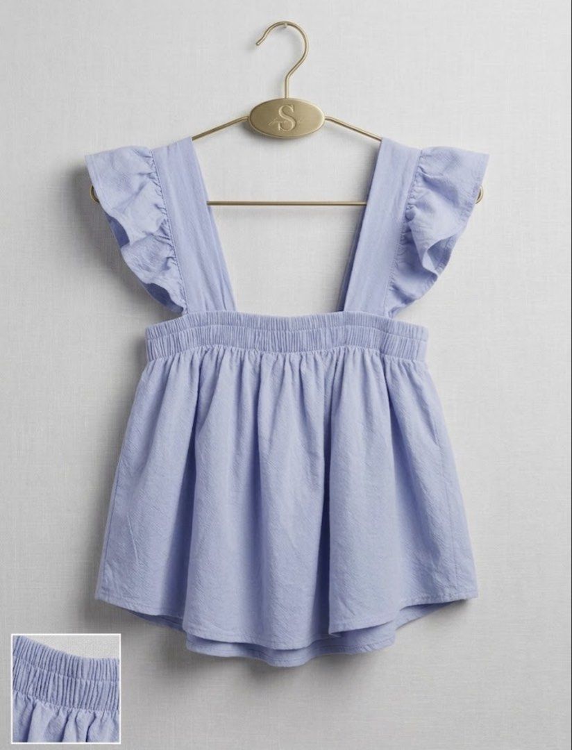 PRELOVED BLOUSES BUNDLE ₱700 ONLY! (Category: Sleeveless) located in Cavite. Submitted by luxuryitem17 (Listing ID 1468732433, Image 1). Description: 🎀 PRELOVED BLOUSES BUNDLE Girly blouses for your next OOTD! 💗✨ Korean, H&M finds at a sulit price! 👚💕 🛍️ Bundle price: ₱700 ONLY 📍 Imus, Cavite 🚚 Lalamove / J&T available 📦 Shipping fee c/o buyer 💌 Mine na sis! Perfect for budget First to pay, first to get! 🎀🤍.