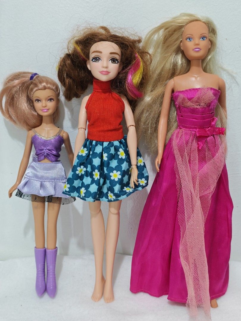 Preloved Dolls Bundle (Category: Kids Toys) located in Pasig City. Submitted by dian.juliet (Listing ID 1468769025, Image 1). Description: Preloved ▪️As is ▪️What you see is what you get. ▪️Colors may vary due to lightning. ▪️Flaws are barely noticeable. ▪️Feel free to message me for other details. :) 🖤 𝓭𝓲𝓪𝓷 𝓳𝓾𝓵𝓲𝓮𝓽.