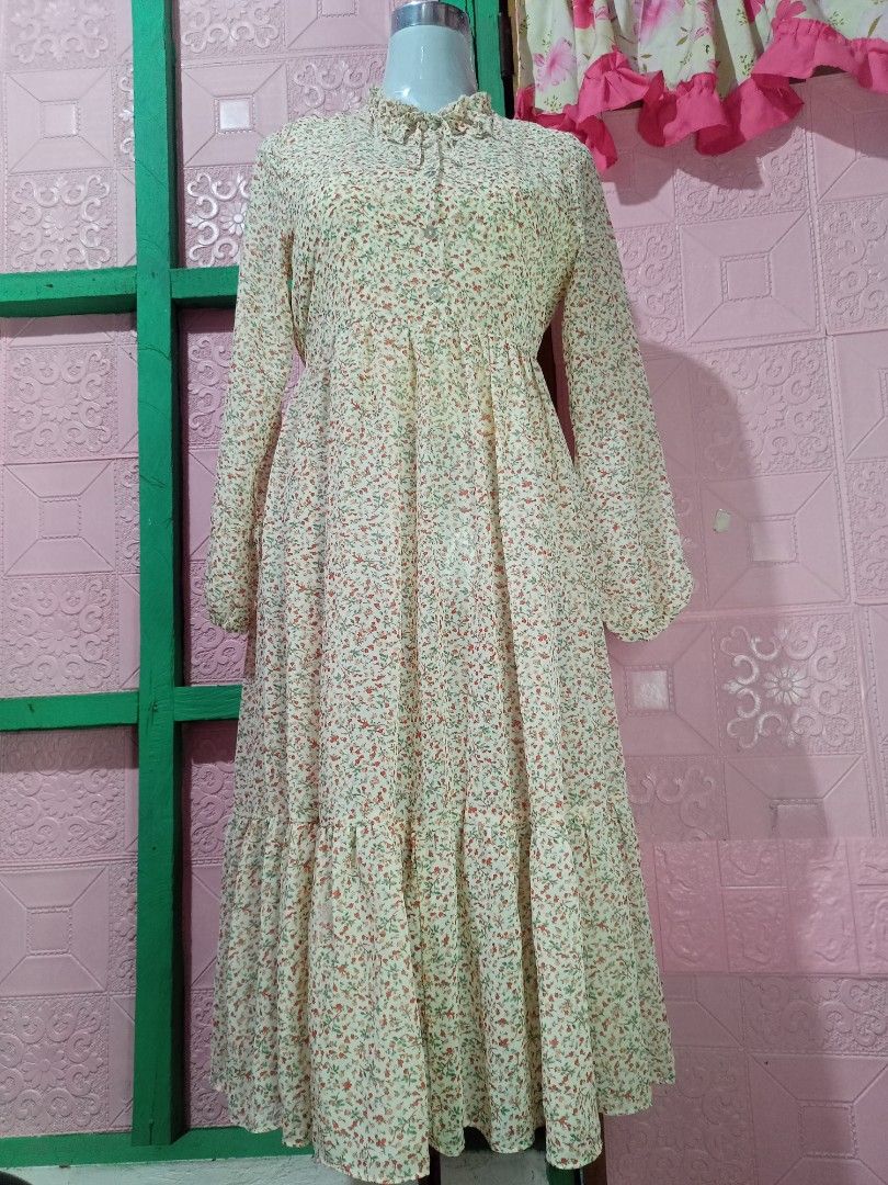 Preloved Maxi Dress (Category: Dresses) located in Talisay. Submitted by yan_yan11. (Listing ID 1468761976, Image 2). Description: ♥️ Maxi Dress – ₱ 279 Only♥️ Length: 43"; Waist- 34" 🎨 Color: • Please note that the actual color may vary slightly due to lighting or camera settings. 🚚 Shipping Options: • J&T Express (Nationwide) • Maxim (Nearby deliveries) 📦 Shipping Fee: The shipping fee will be confirmed during our conversation once you provi