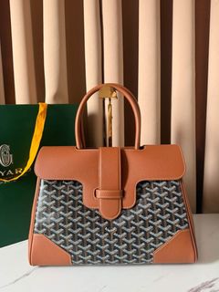 (Category: ) located in . Submitted by bagsandshoesmanymore (Listing ID 1468805005, Image 1). Description: .