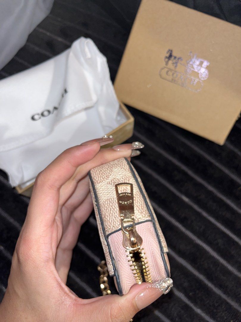 premium coach wallet (Category: Luxury Bags & Wallets) located in Manila. Submitted by luvysa (Listing ID 1468920669, Image 3). Description: i have a new wallet so she needs a new home🫶🏻 twice use .