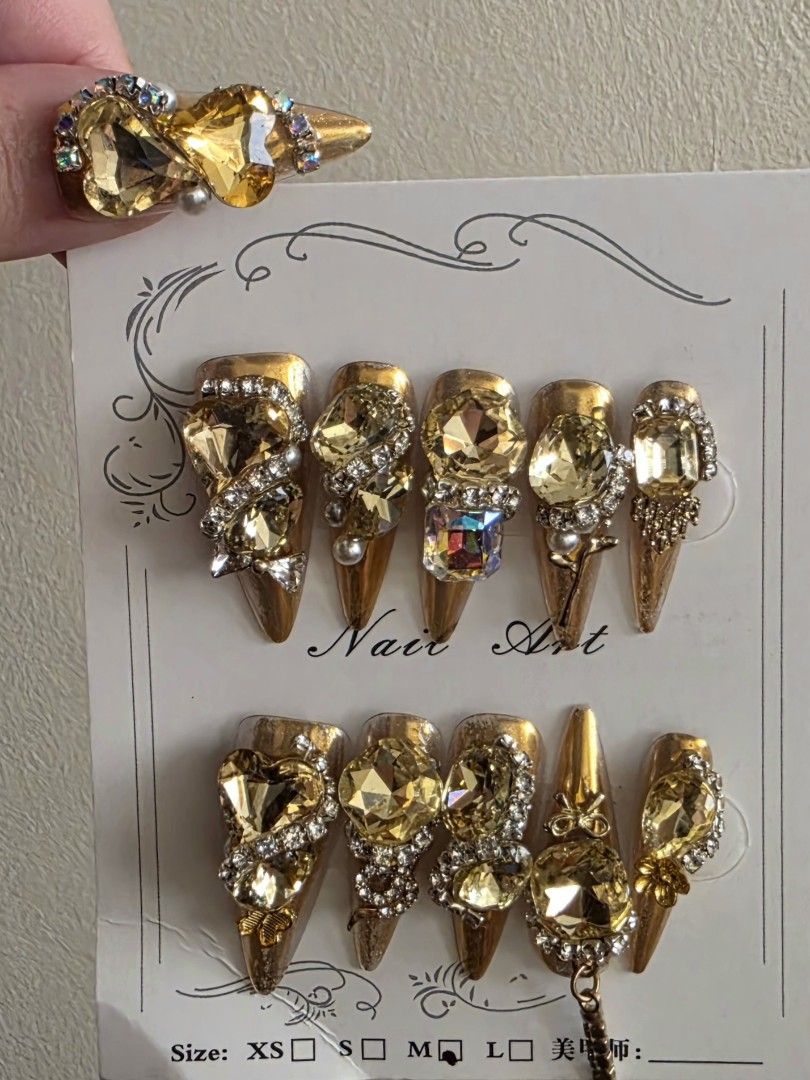 press on nails gold baroque style [M size] (Category: Hands & Nails) located in Cavite. Submitted by phoibee (Listing ID 1468769236, Image 2). Description: gold fake nails. brand new. rfs: i mistakenly bought again. i already have it..