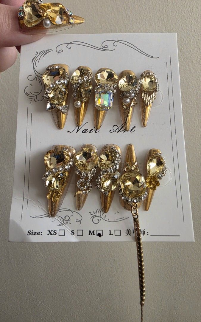 press on nails gold baroque style [M size] (Category: Hands & Nails) located in Cavite. Submitted by phoibee (Listing ID 1468769236, Image 3). Description: gold fake nails. brand new. rfs: i mistakenly bought again. i already have it..